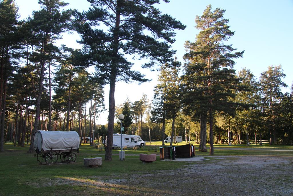 Tehumardi Camping Hotel Salme Exterior foto